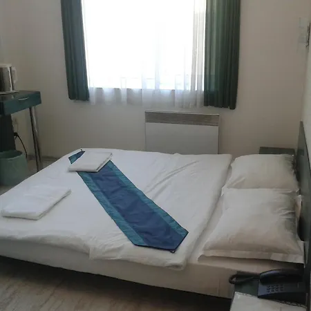 Scotty's Boutique Hotel