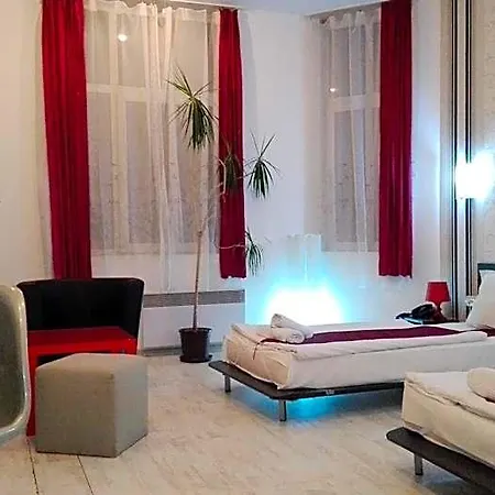 Scotty's Boutique Hotel 3*