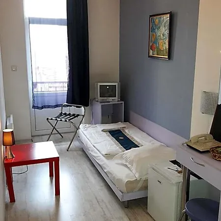 Scotty's Boutique Hotel 3*