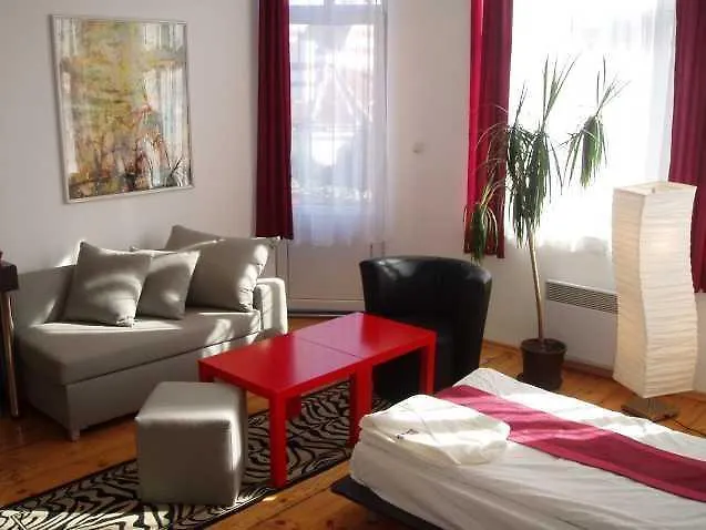 Scotty's Boutique מלון 3*