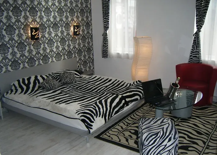 מלון Scotty's Boutique 3*