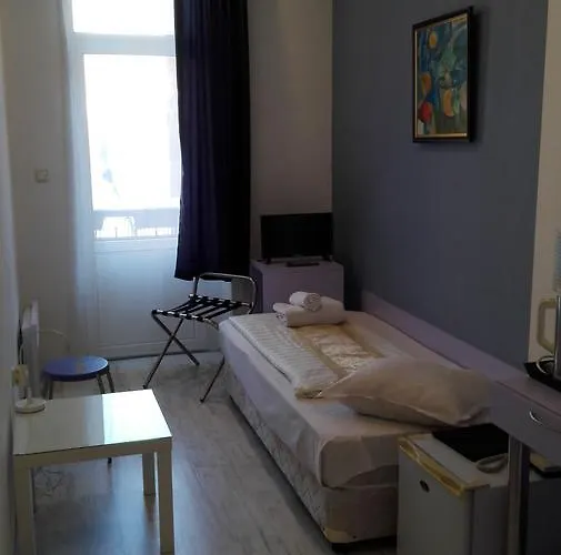 Scotty's Boutique 3*