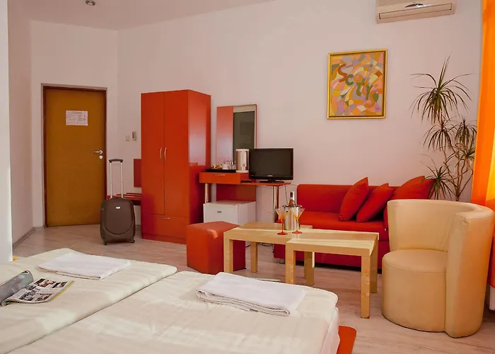 Scotty's Boutique מלון 3*