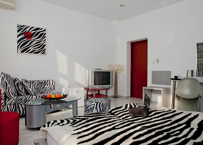 מלון Scotty's Boutique 3*