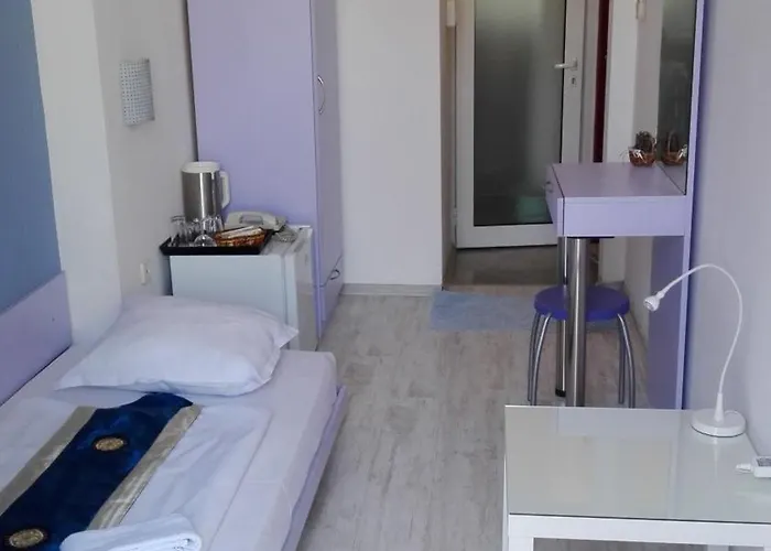 Scotty's Boutique 3*